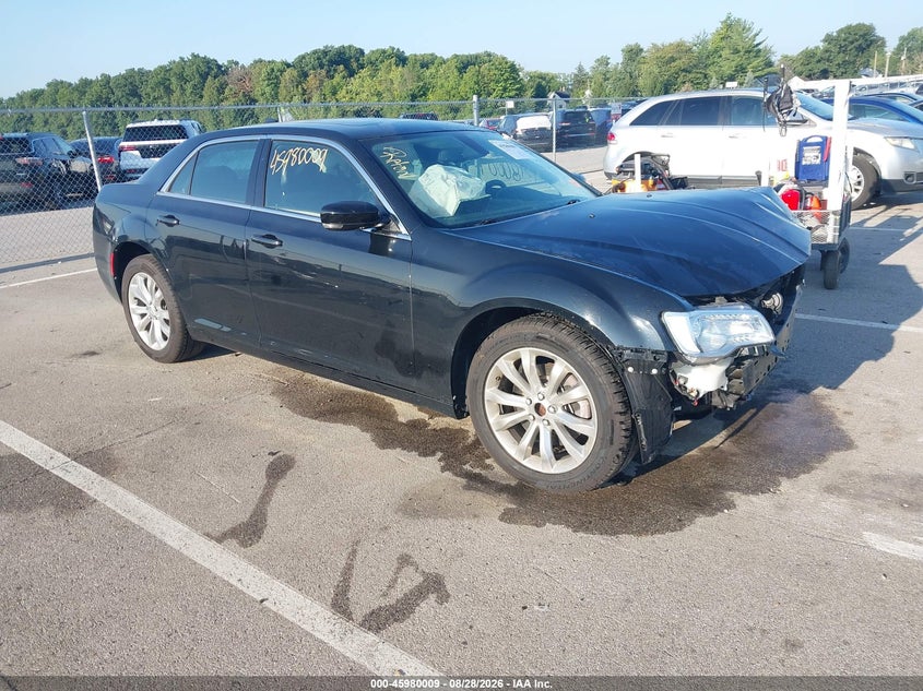 Photo of the 2017 CHRYSLER 300 LIMITED AWD