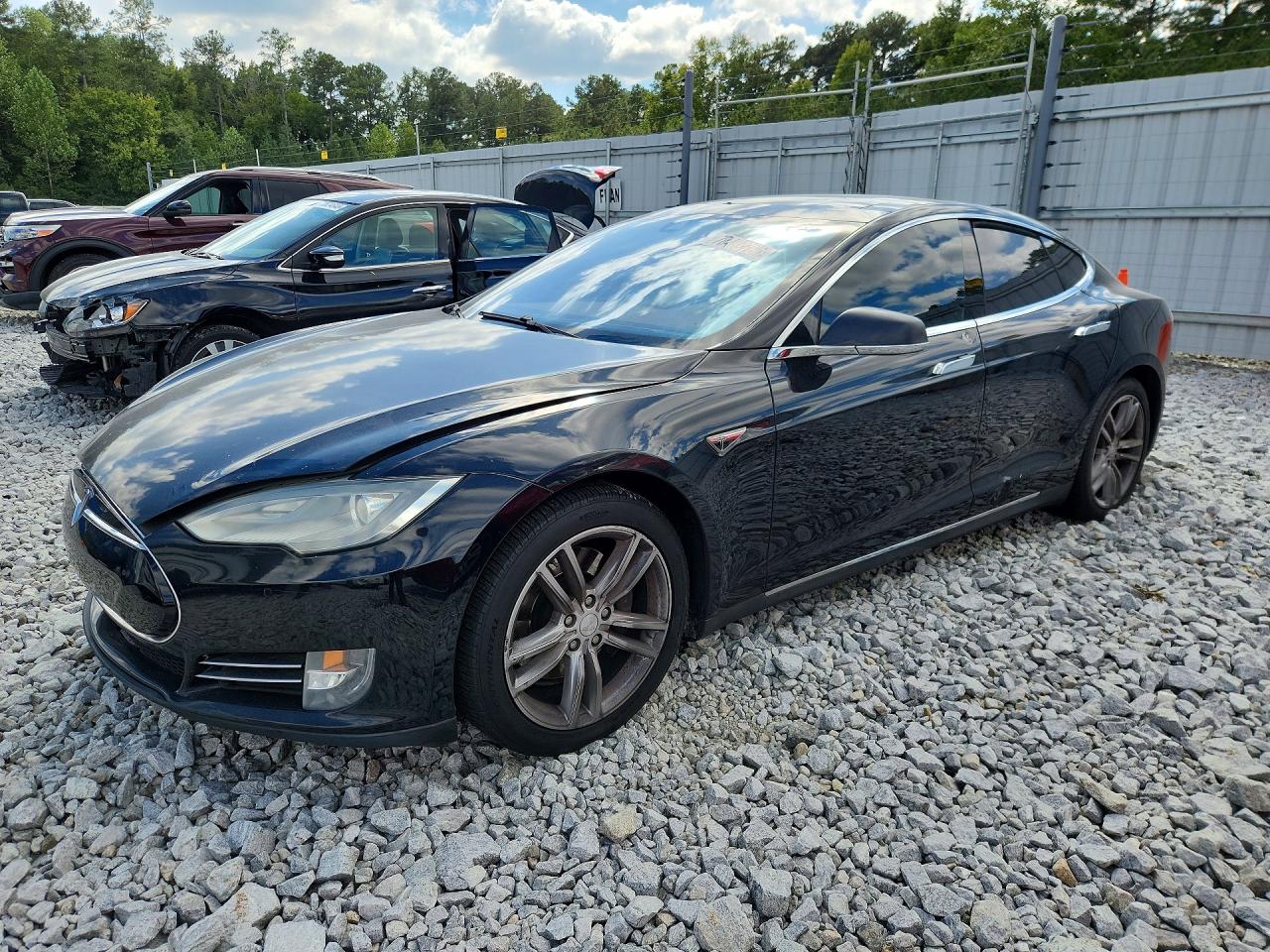 Photo of the 2015 TESLA MODEL S 85