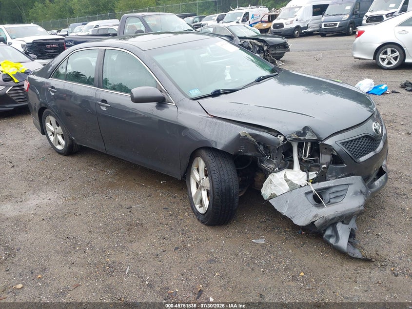 Photo of the 2011 TOYOTA CAMRY SE