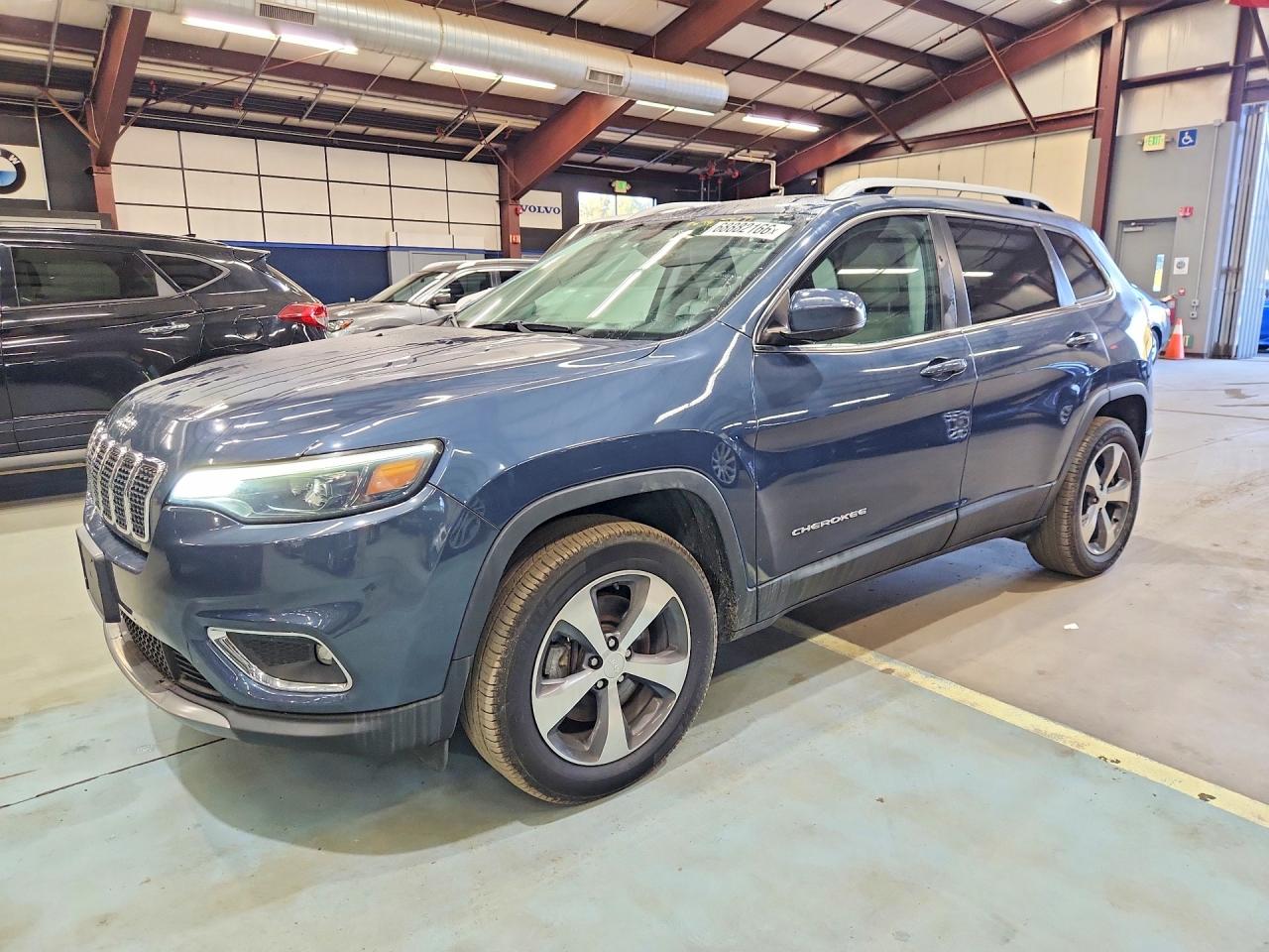 Photo of the 2020 JEEP CHEROKEE LIMITED