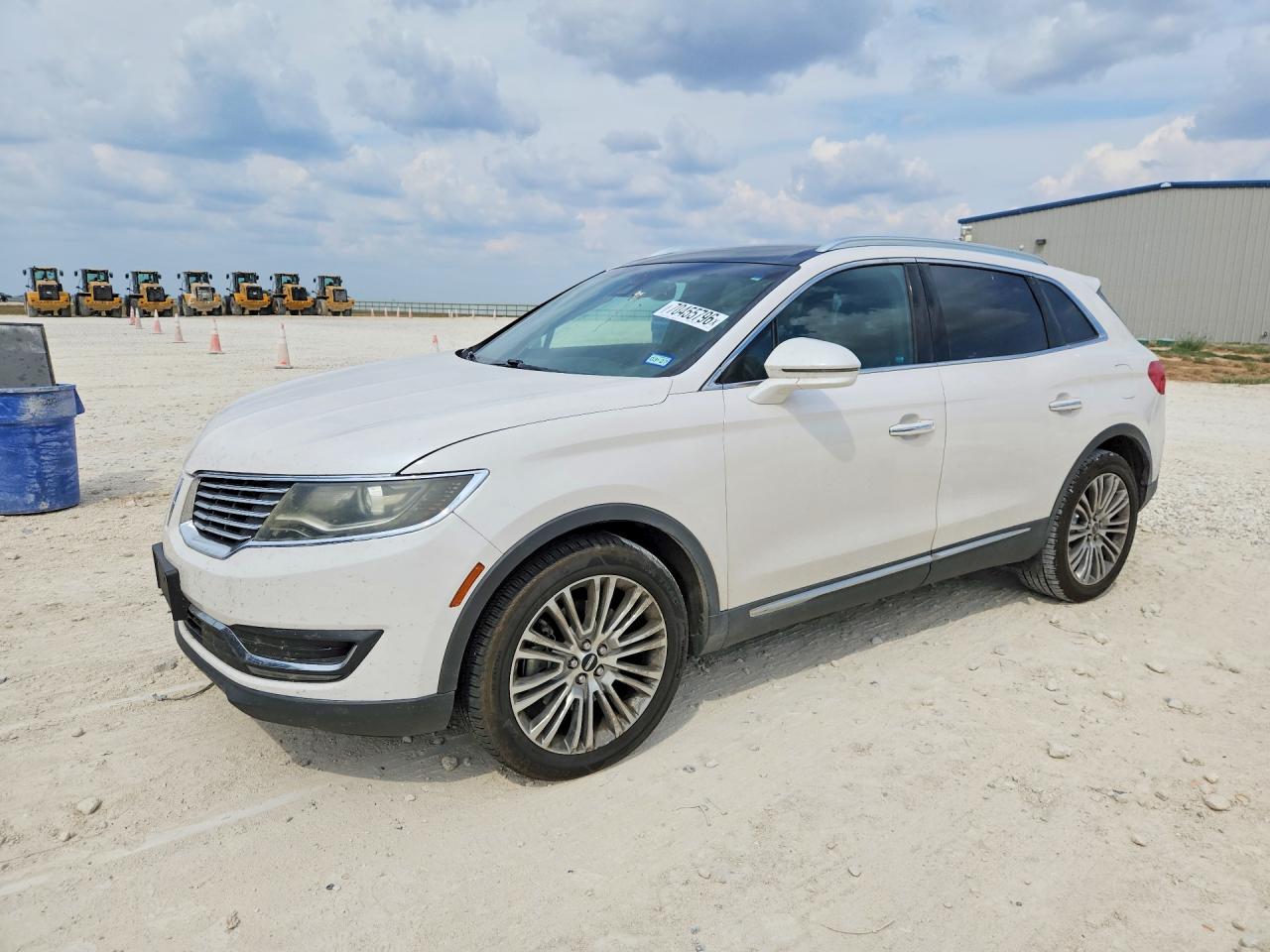 Photo of the 2017 LINCOLN MKX RESERVE