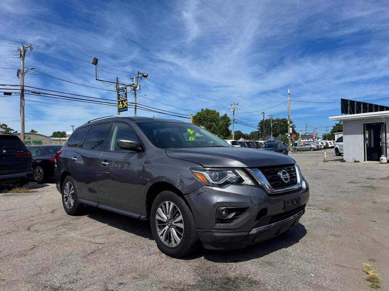 Photo of the 2019 NISSAN PATHFINDER SV
