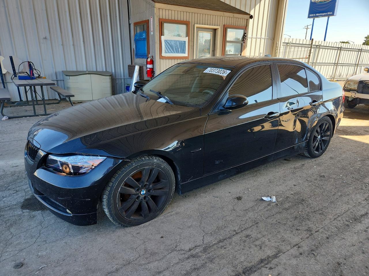 Photo of the 2006 BMW 325 I