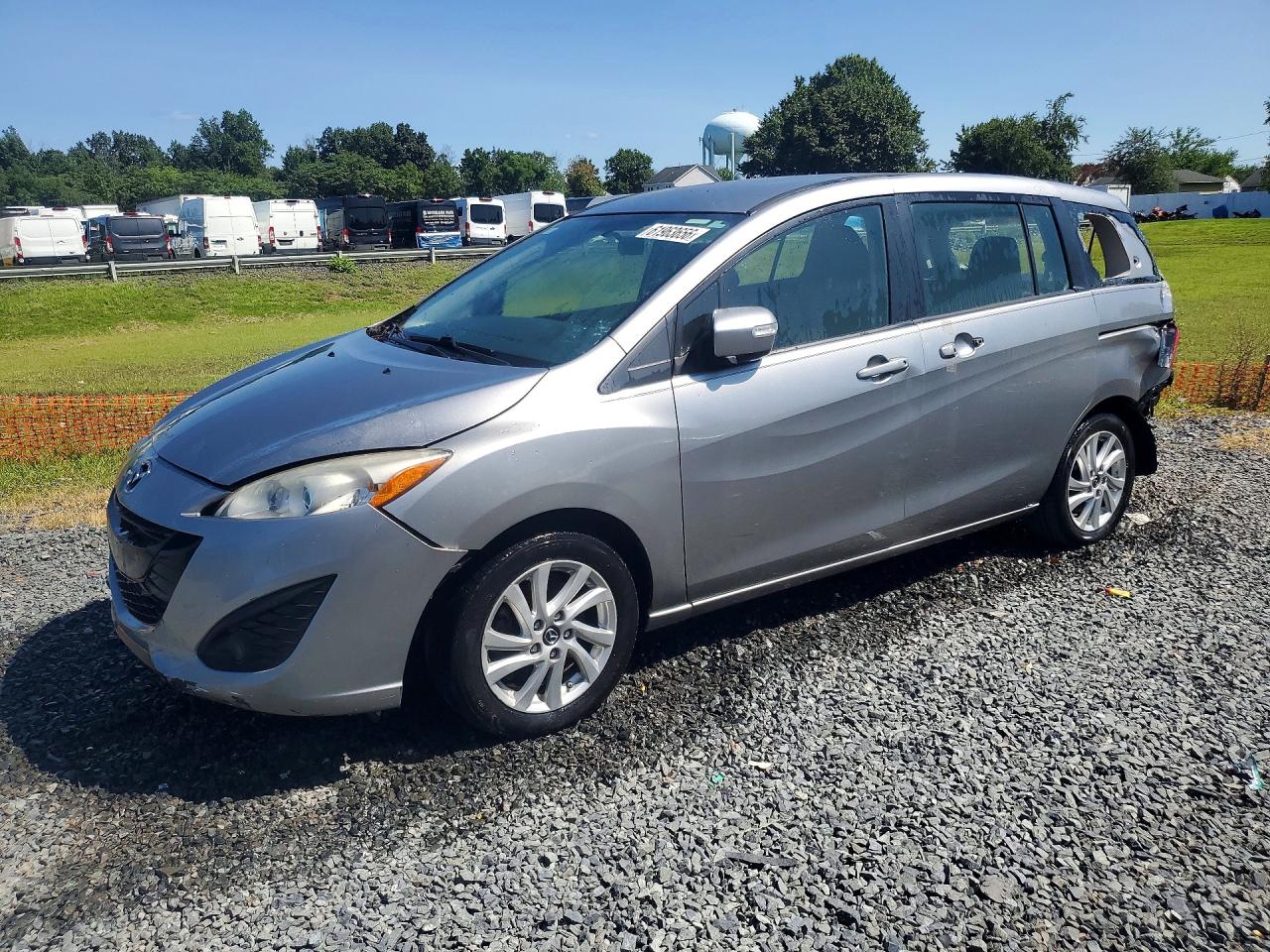 Photo of the 2015 MAZDA 5 SPORT