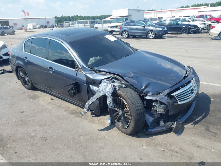 Photo of the 2010 INFINITI G37 JOURNEY
