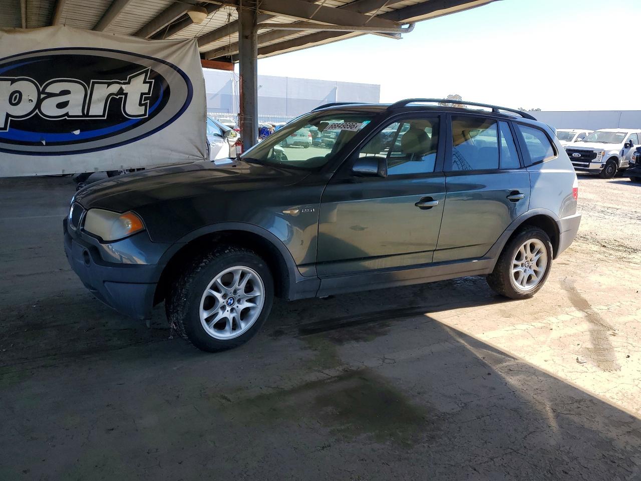 Photo of the 2005 BMW X3 2.5I