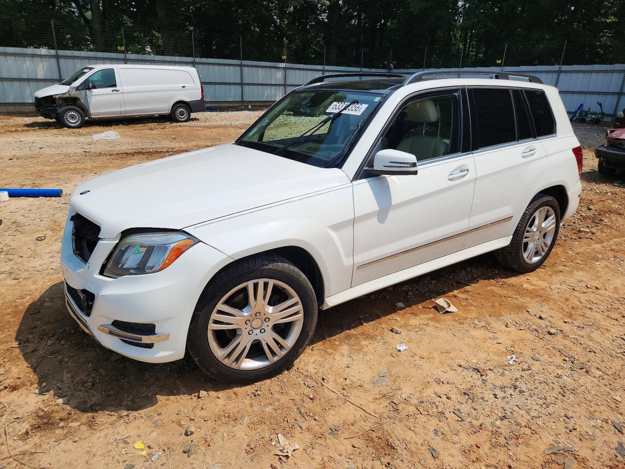 Photo of the 2015 MERCEDES-BENZ GLK350
