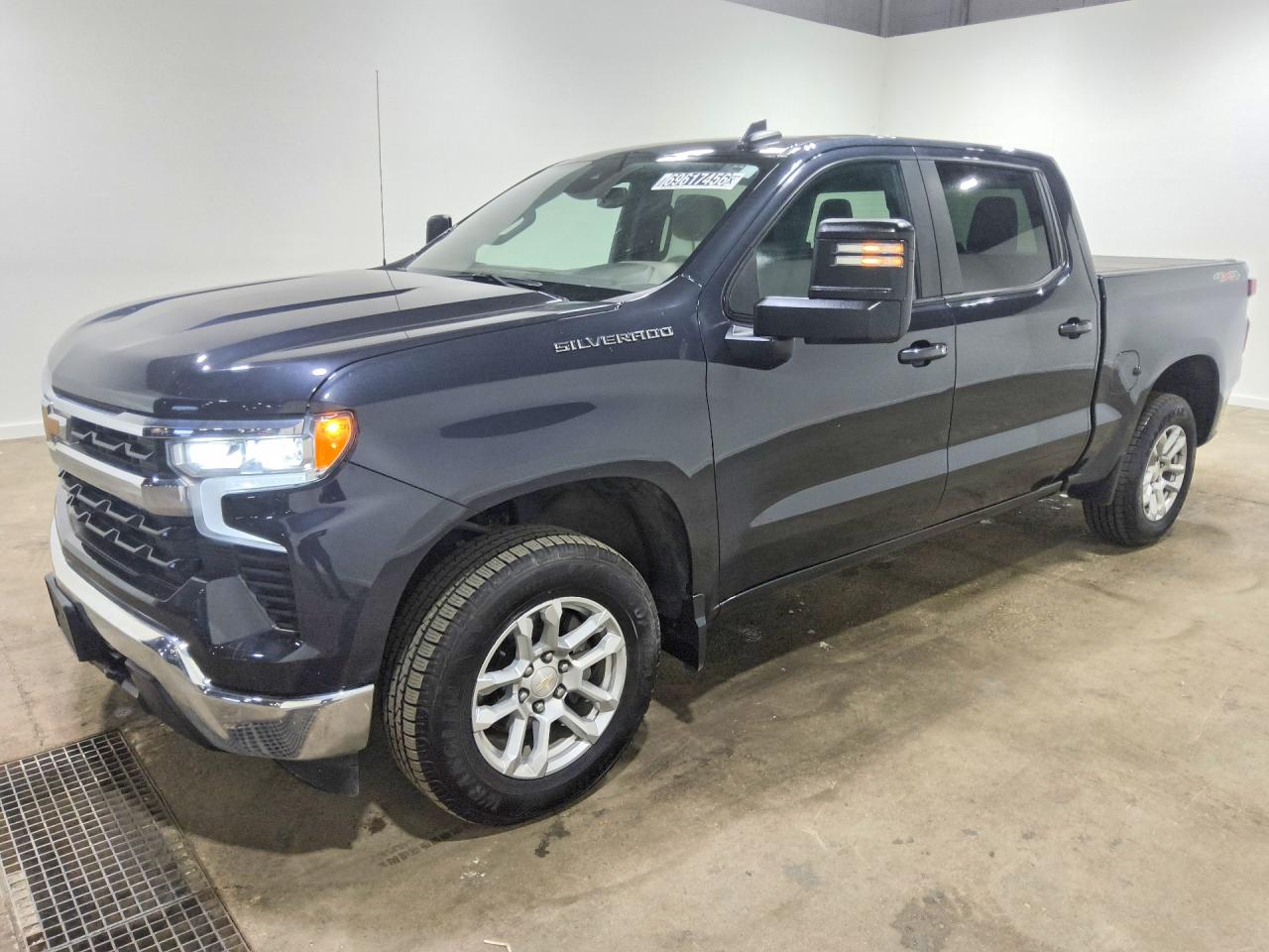 Photo of the 2024 CHEVROLET SILVERADO K1500 LT