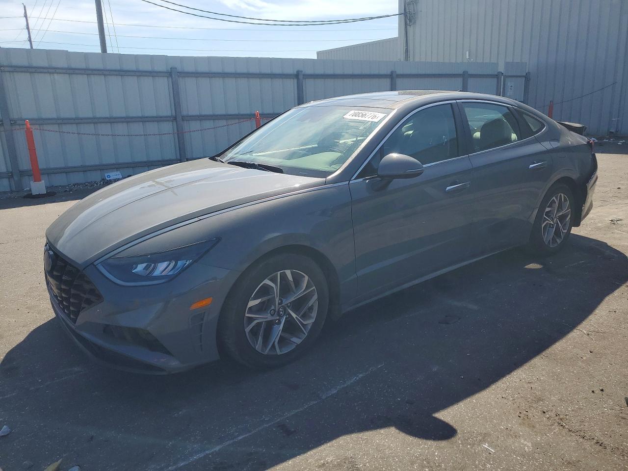 Photo of the 2021 HYUNDAI SONATA SEL
