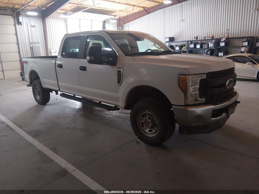 Photo of the 2017 FORD F-250 XL