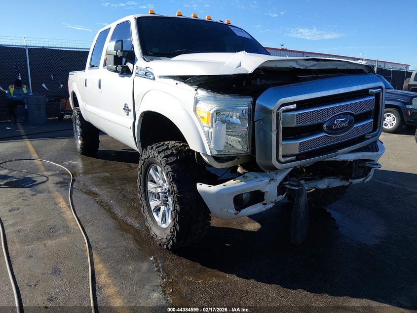 Photo of the 2015 FORD F-250 LARIAT