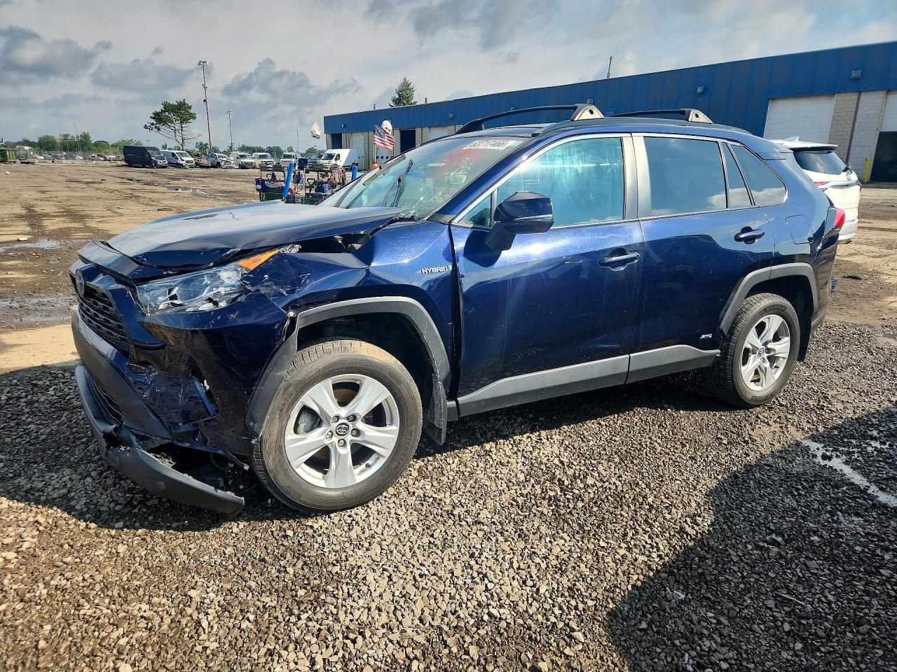 Photo of the 2020 TOYOTA RAV4 HYBRID XLE