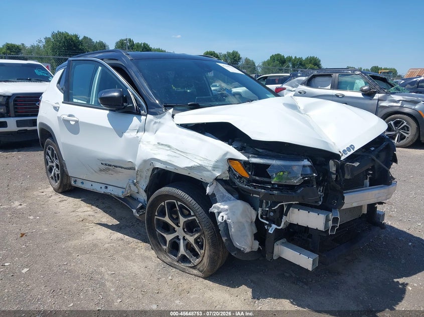 Photo of the 2024 JEEP COMPASS LIMITED 4X4