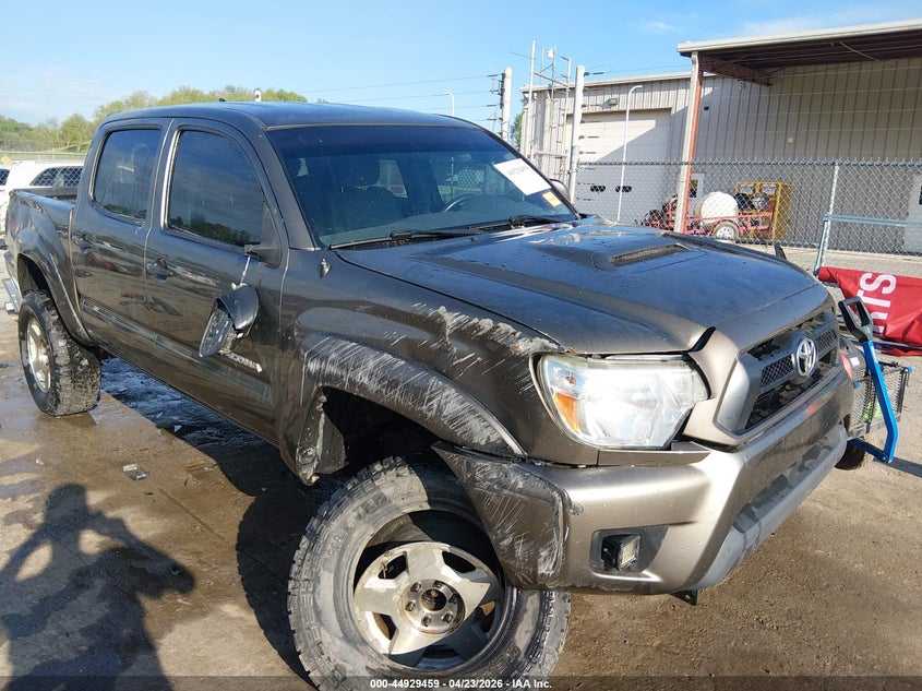 Photo of the 2015 TOYOTA TACOMA BASE V6