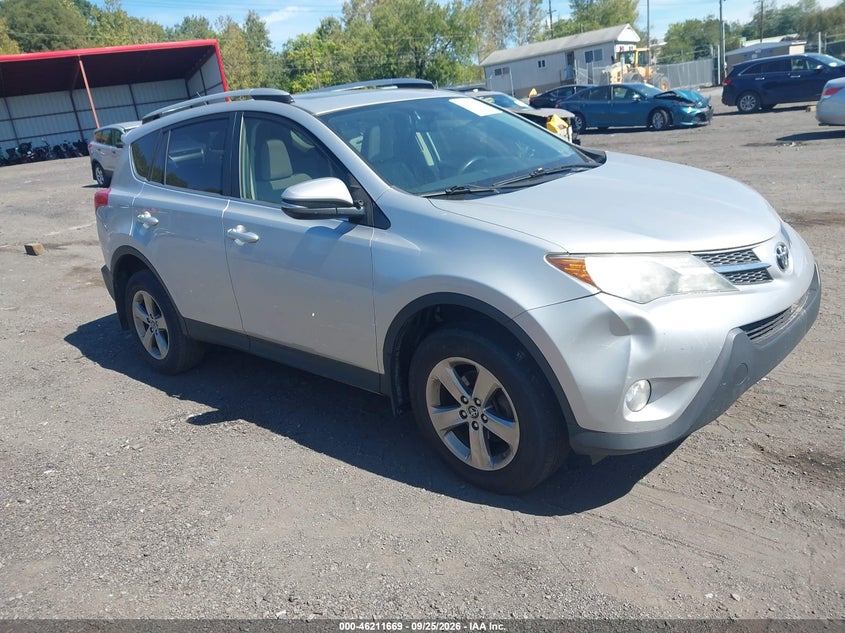 Photo of the 2015 TOYOTA RAV4 XLE