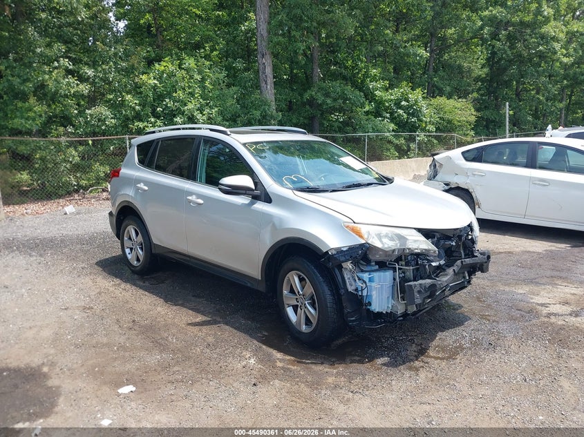 Photo of the 2015 TOYOTA RAV4 XLE