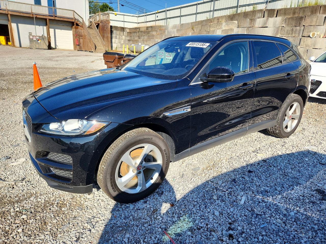 Photo of the 2018 JAGUAR F-PACE PREMIUM