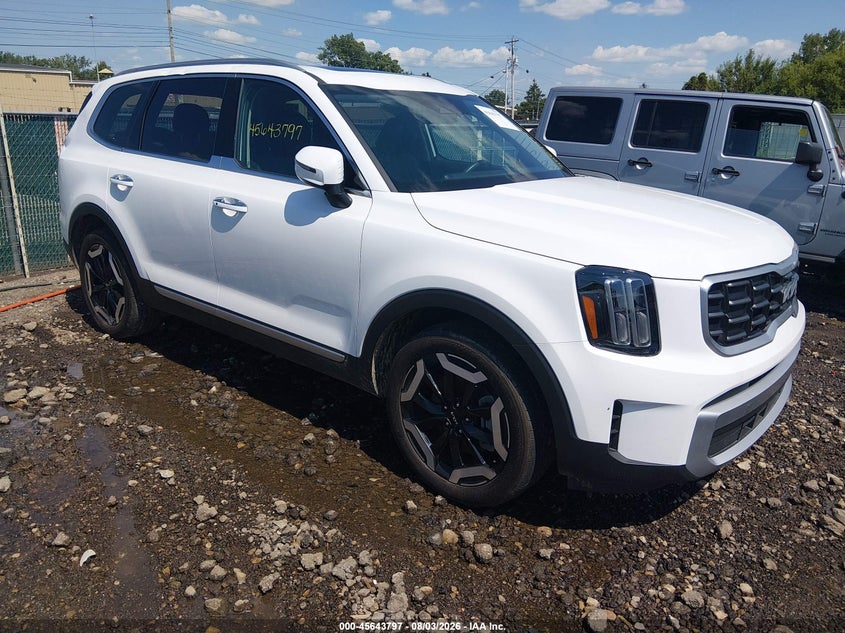 Photo of the 2025 KIA TELLURIDE S