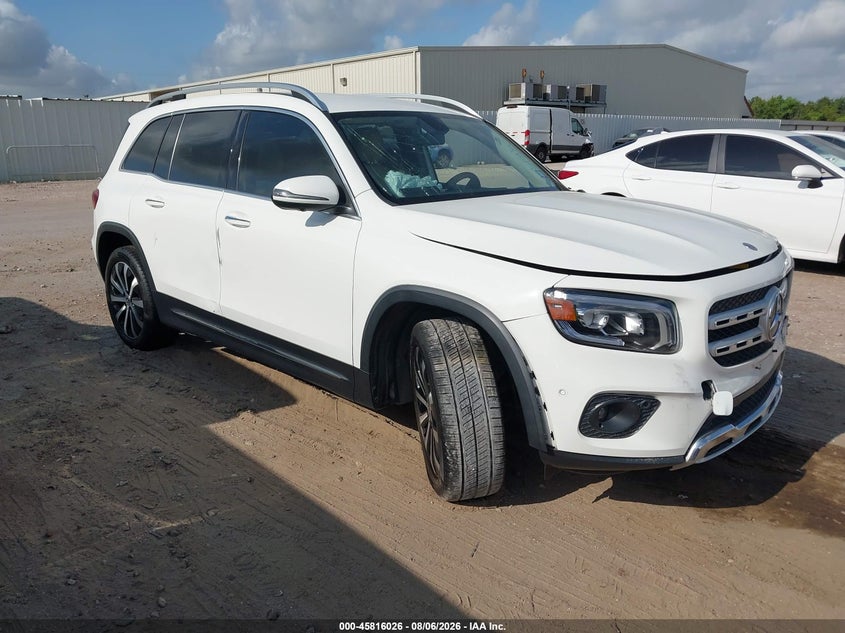Photo of the 2021 MERCEDES-BENZ GLB 250