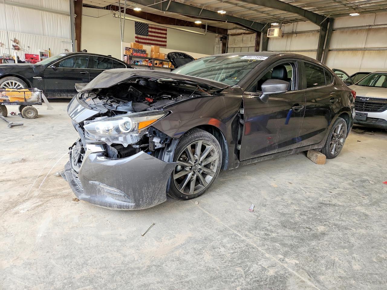 Photo of the 2018 MAZDA 3 TOURING