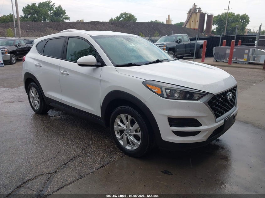 Photo of the 2019 HYUNDAI TUCSON SE