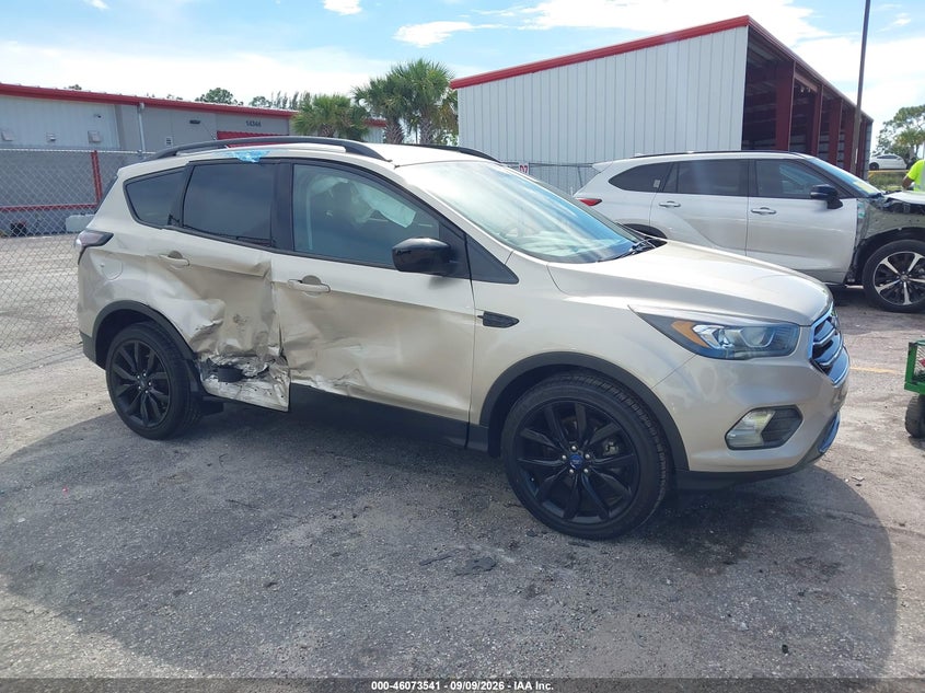 Photo of the 2018 FORD ESCAPE SE