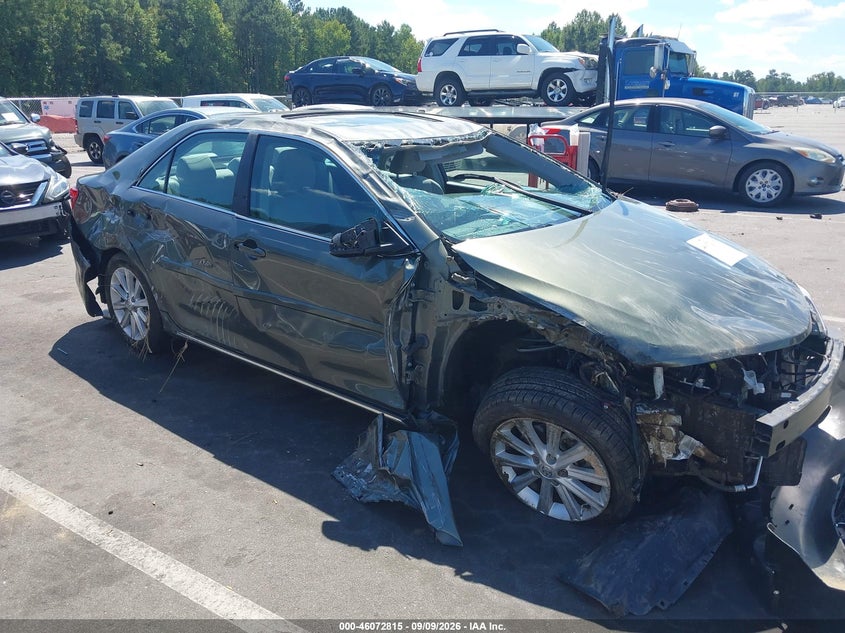 Photo of the 2013 TOYOTA CAMRY XLE