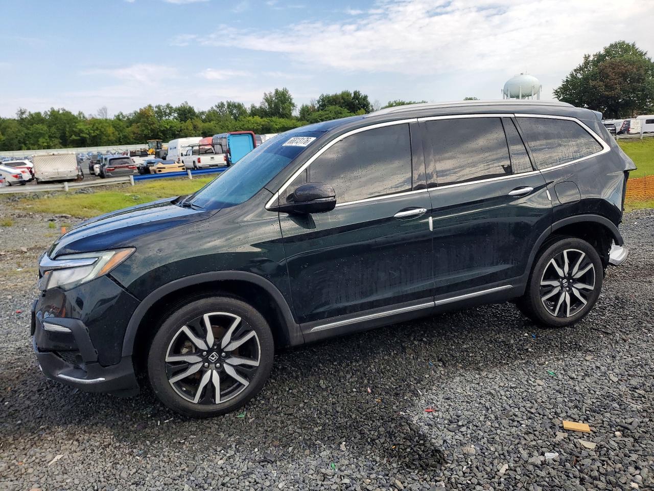 Photo of the 2020 HONDA PILOT TOURING