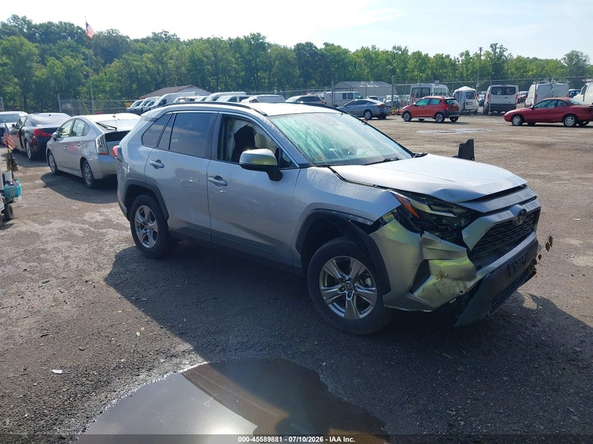 Photo of the 2022 TOYOTA RAV4 XLE