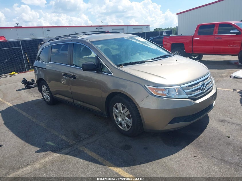 Photo of the 2013 HONDA ODYSSEY LX