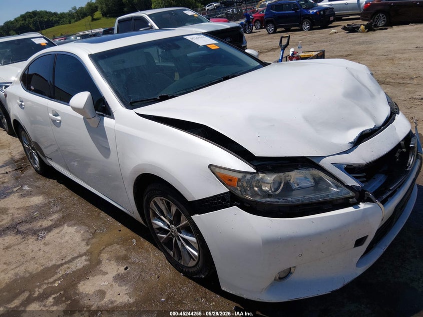 Photo of the 2014 LEXUS ES 300H