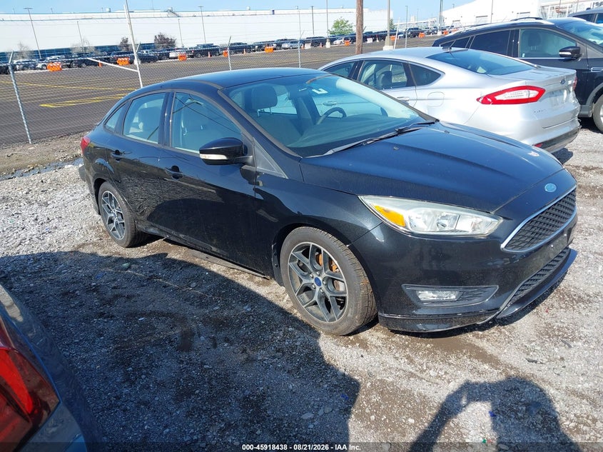 Photo of the 2015 FORD FOCUS SE