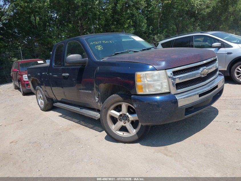 Photo of the 2011 CHEVROLET SILVERADO 1500 LT