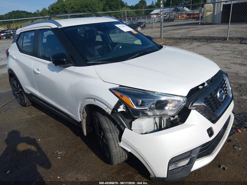 Photo of the 2020 NISSAN KICKS SR XTRONIC CVT