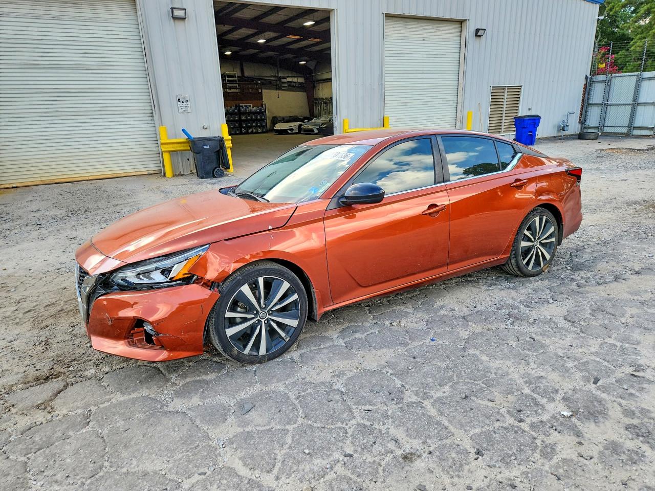 Photo of the 2019 NISSAN ALTIMA SR