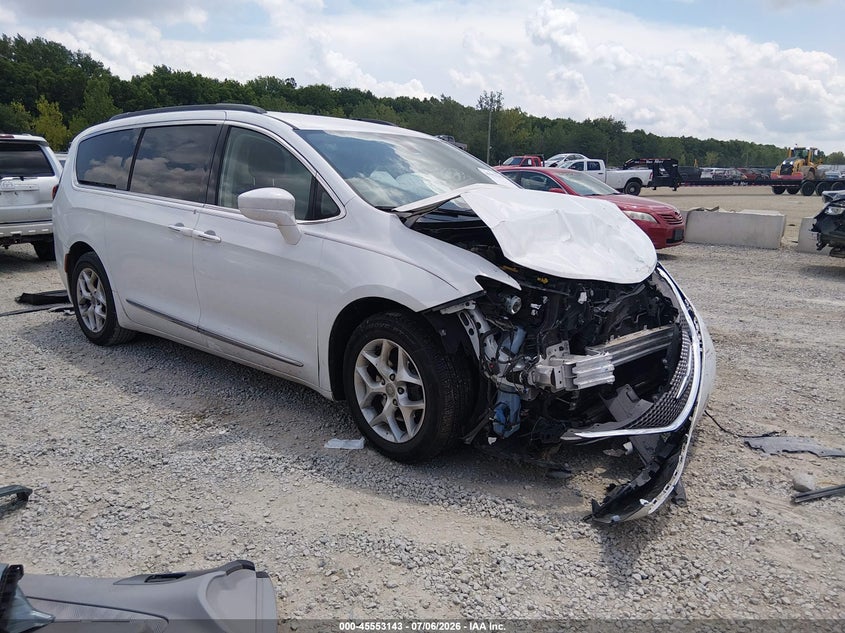 Photo of the 2017 CHRYSLER PACIFICA TOURING-L