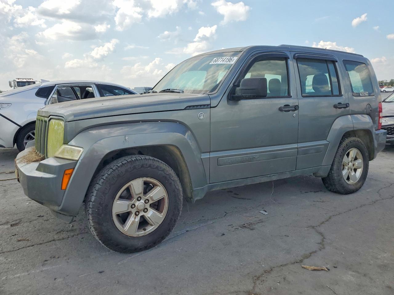 Photo of the 2012 JEEP LIBERTY SPORT