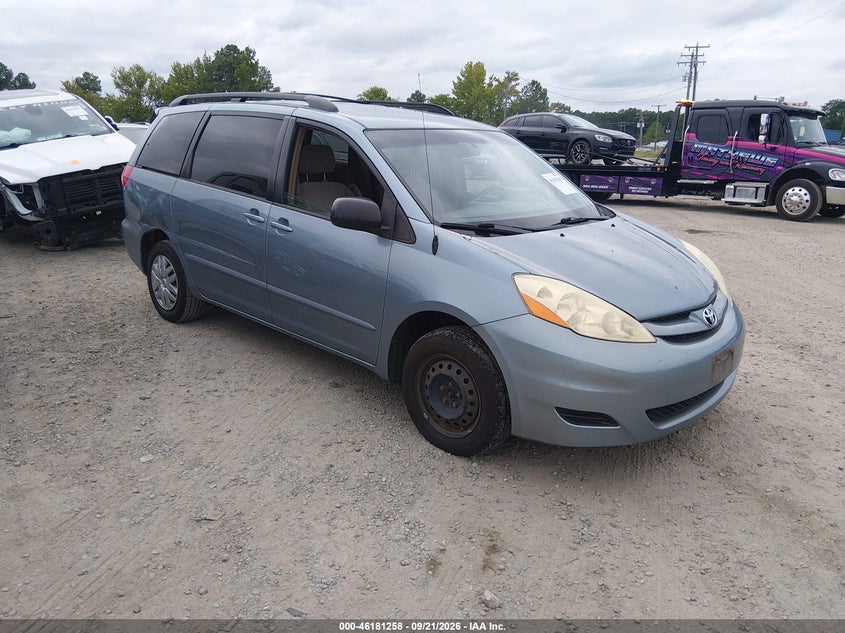 Photo of the 2006 TOYOTA SIENNA LE