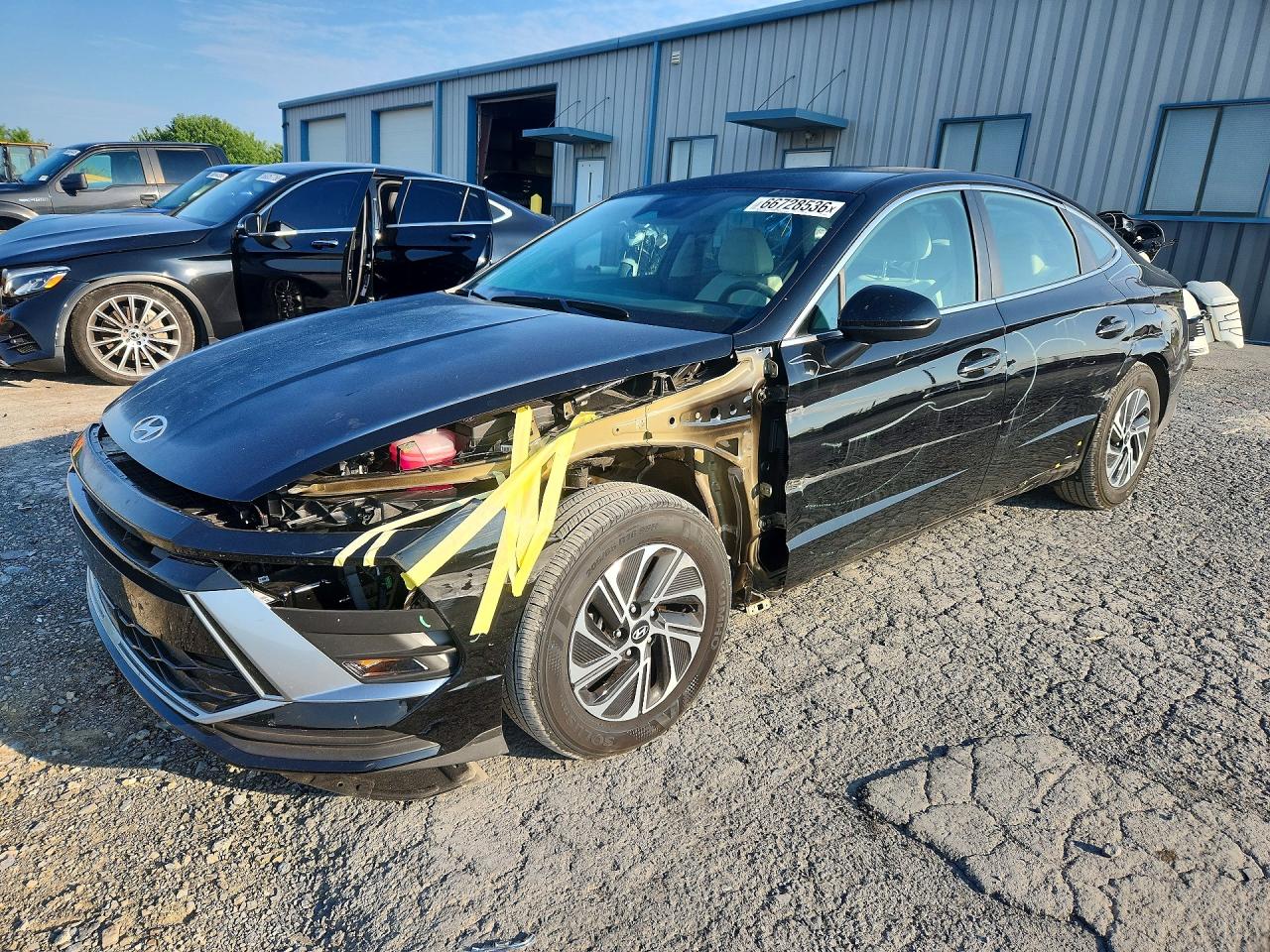 Photo of the 2026 HYUNDAI SONATA HYBRID BLUE