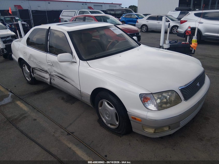 Photo of the 2000 LEXUS LS 400