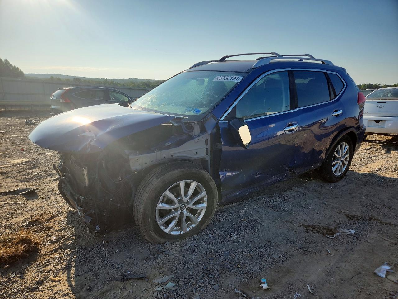 Photo of the 2017 NISSAN ROGUE SV