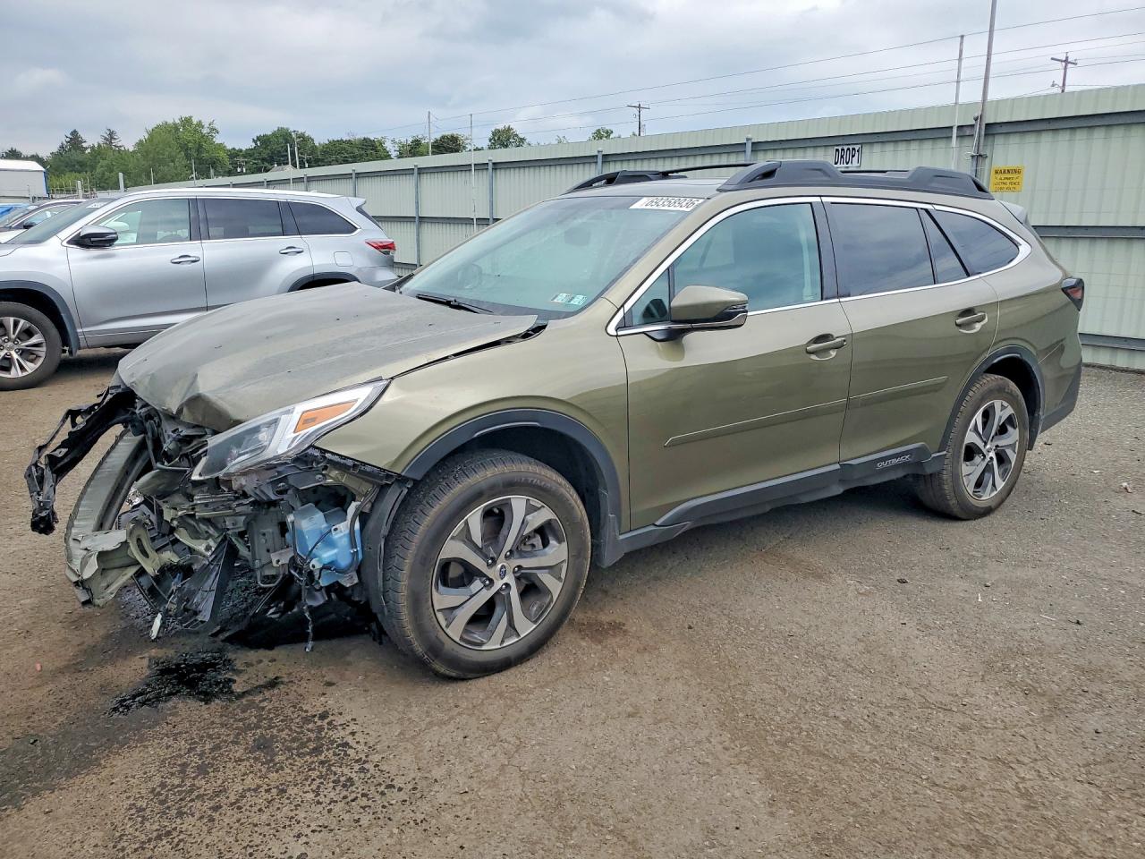 Photo of the 2022 SUBARU OUTBACK LIMITED