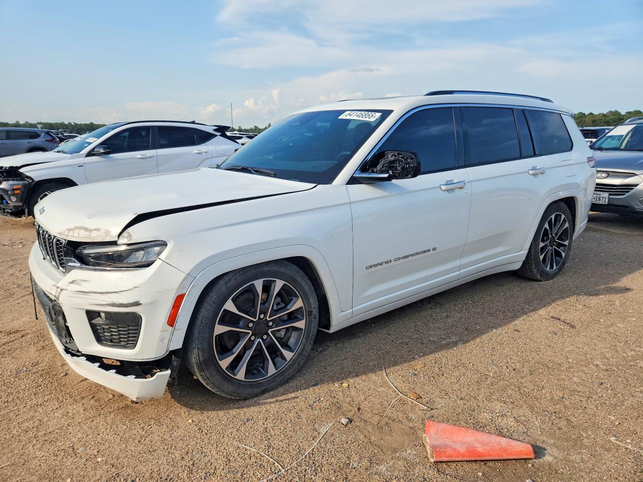 Photo of the 2023 JEEP GRAND CHEROKEE L OVERLAND