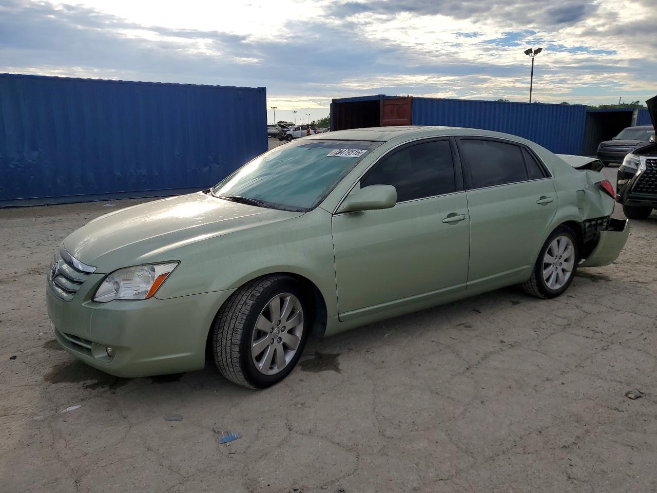 Photo of the 2005 TOYOTA AVALON XLS