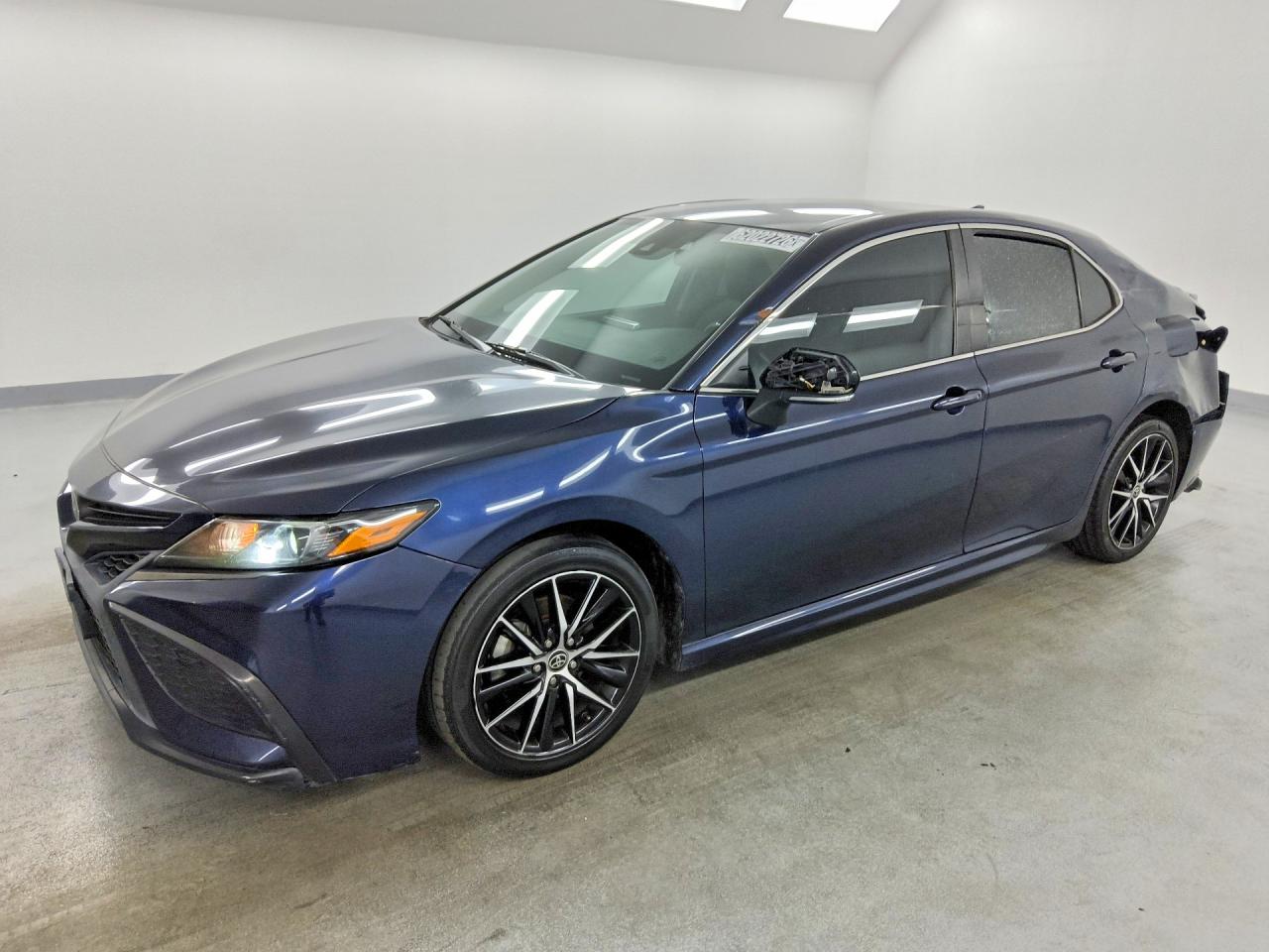 Photo of the 2022 TOYOTA CAMRY SE