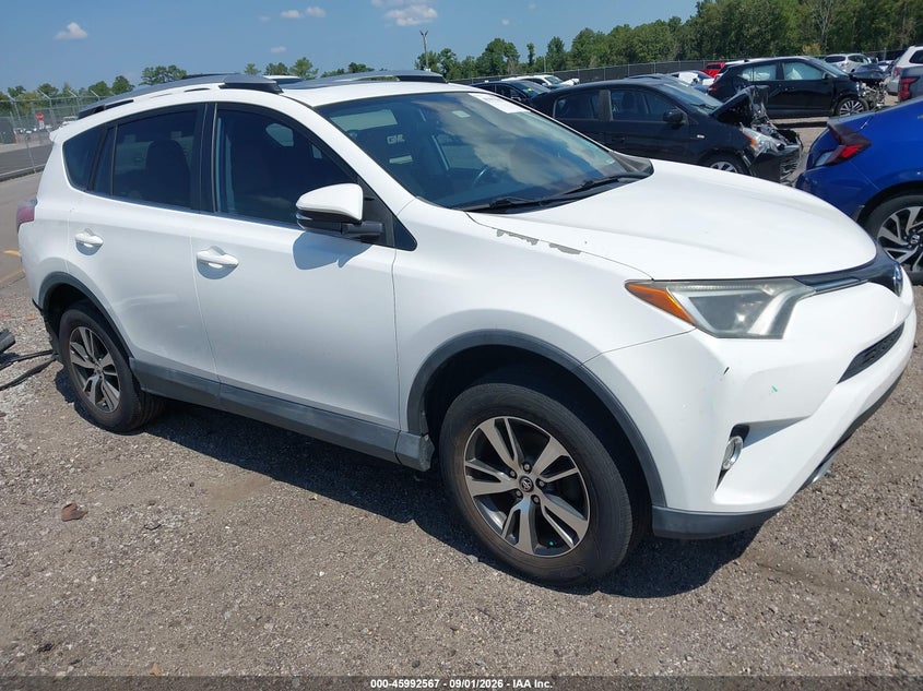 Photo of the 2016 TOYOTA RAV4 XLE