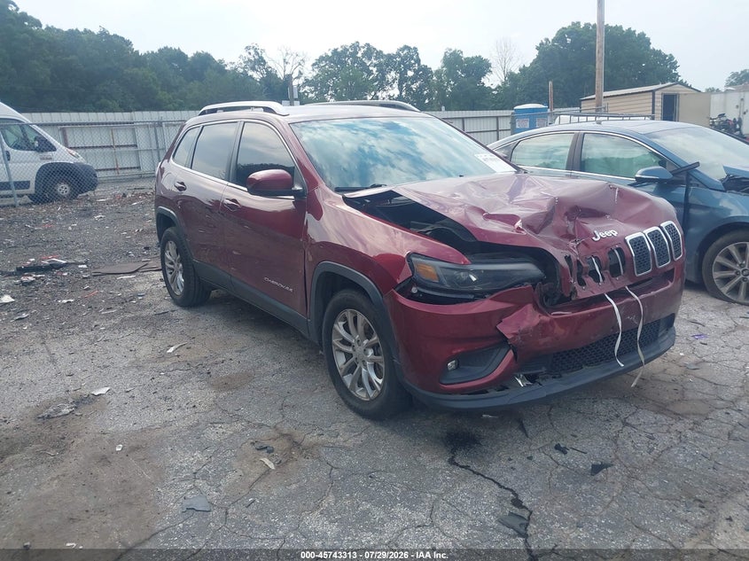 Photo of the 2019 JEEP CHEROKEE LATITUDE FWD