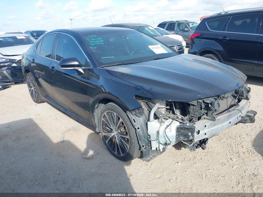 Photo of the 2018 TOYOTA CAMRY SE