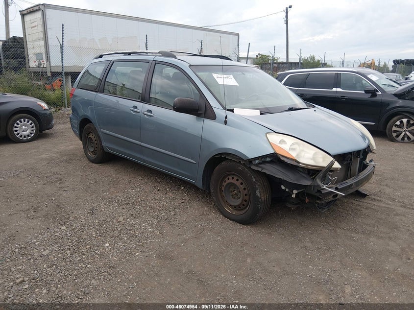 Photo of the 2009 TOYOTA SIENNA CE