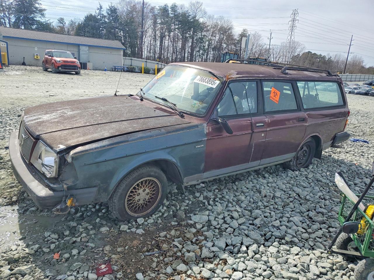 Photo of the 1993 VOLVO 240